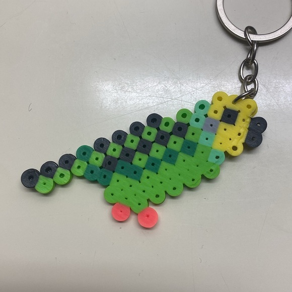 New Handmade Green parakeet Pearler bead keychain - Picture 4 of 5